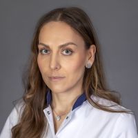 Anna Titov, jalaraviõde